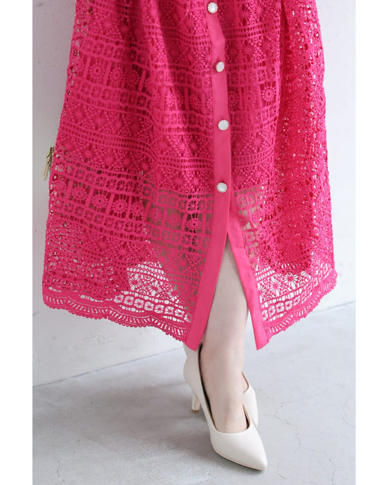 フラワーガーランドの総レースミディアムワンピース（ベルト付き）