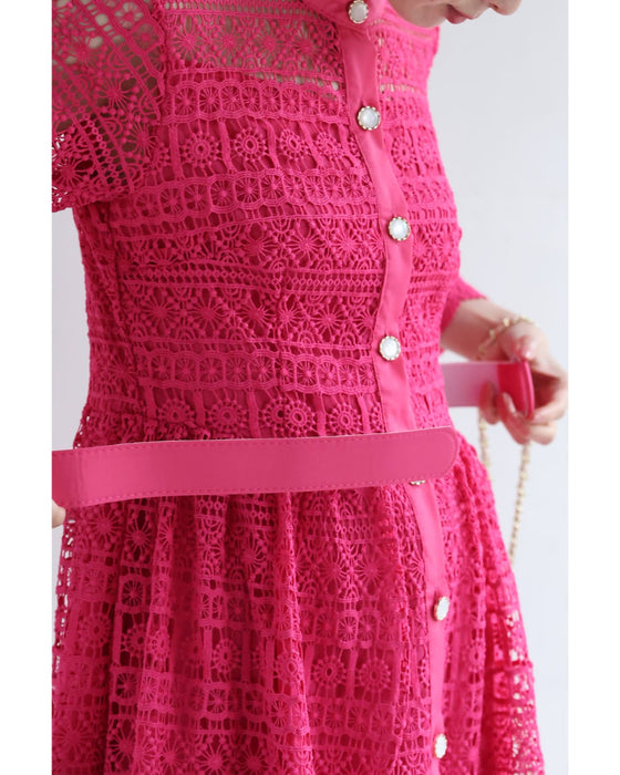 フラワーガーランドの総レースミディアムワンピース（ベルト付き）