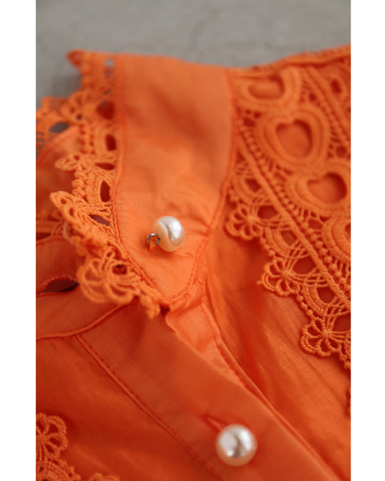 太陽に映えるオレンジのふんわりレースミディアムワンピース（リボン付き）