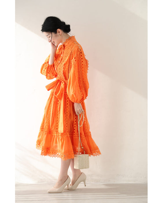 太陽に映えるオレンジのふんわりレースミディアムワンピース（リボン付き）