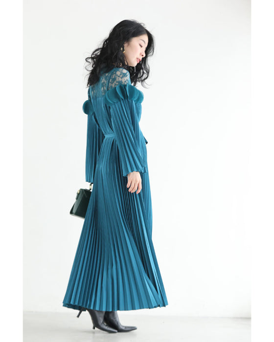 ひらひらサークルデコレーションの切り替えプリーツロングワンピース（リボンベルト付き）