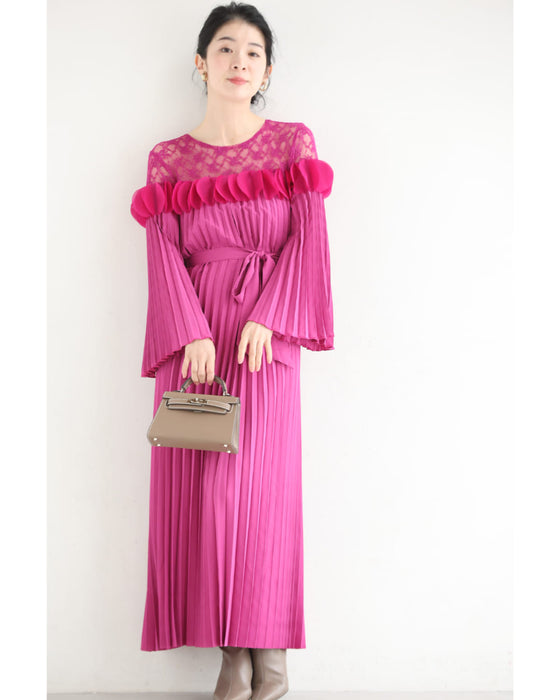 ひらひらサークルデコレーションの切り替えプリーツロングワンピース（リボンベルト付き）
