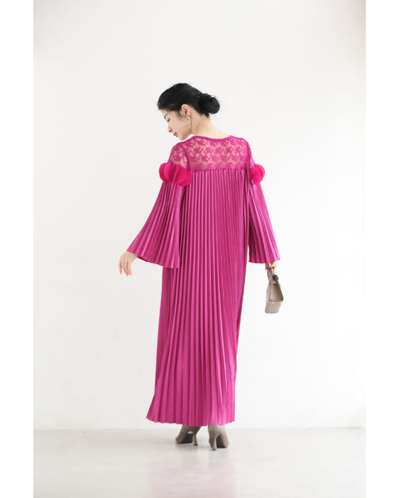 ひらひらサークルデコレーションの切り替えプリーツロングワンピース（リボンベルト付き）