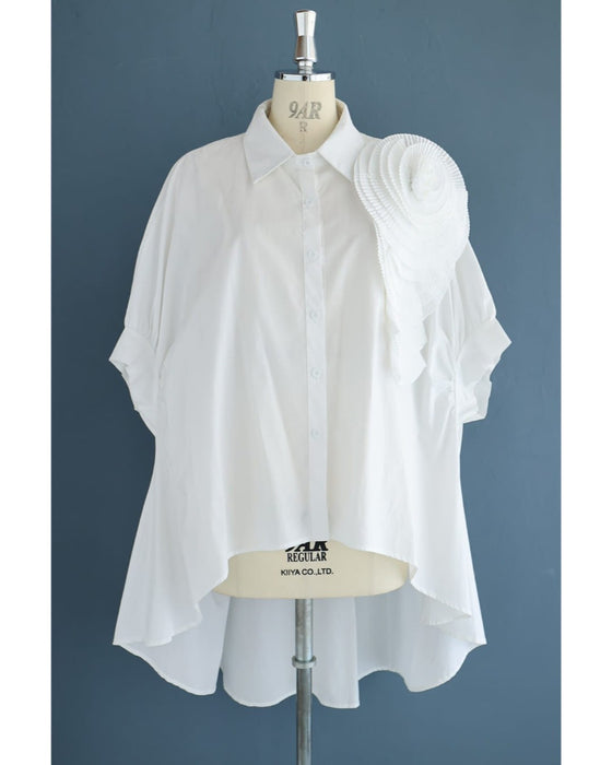 ロゼット風の花咲くフィッシュテールシャツトップス