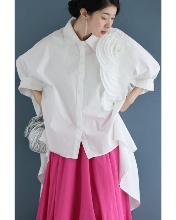 ロゼット風の花咲くフィッシュテールシャツトップス