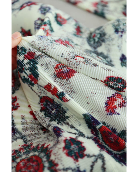 赤が映えるスカーフ柄アコーディオンプリーツミディアムワンピース