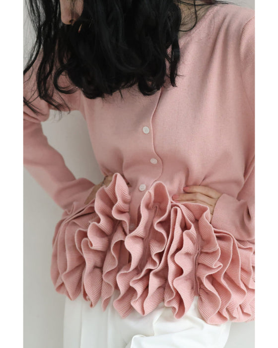 淡いピンクのバレエチュチュフリルニットカーディガン