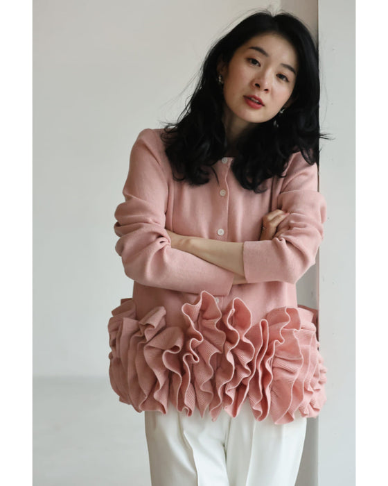 淡いピンクのバレエチュチュフリルニットカーディガン