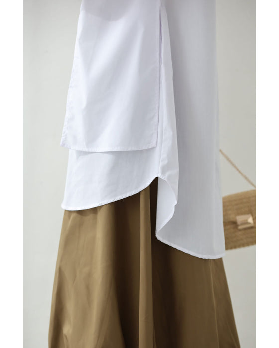 クリーンなホワイトの重なりデザインシャツチュニック