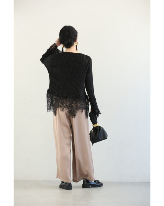 細やかに浮かぶランダム裾レースのプリーツカーディガン