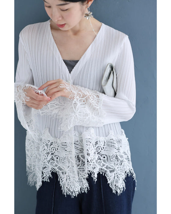 細やかに浮かぶランダム裾レースのプリーツカーディガン