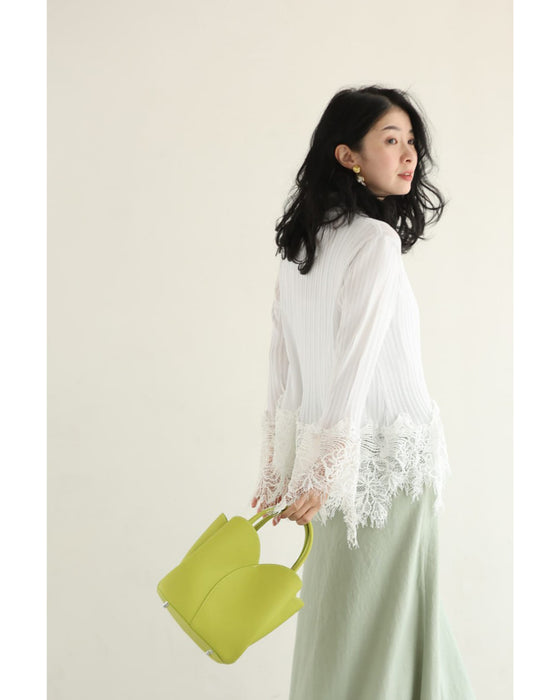 細やかに浮かぶランダム裾レースのプリーツカーディガン