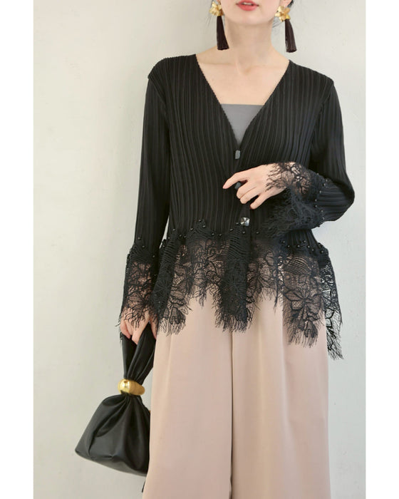 細やかに浮かぶランダム裾レースのプリーツカーディガン