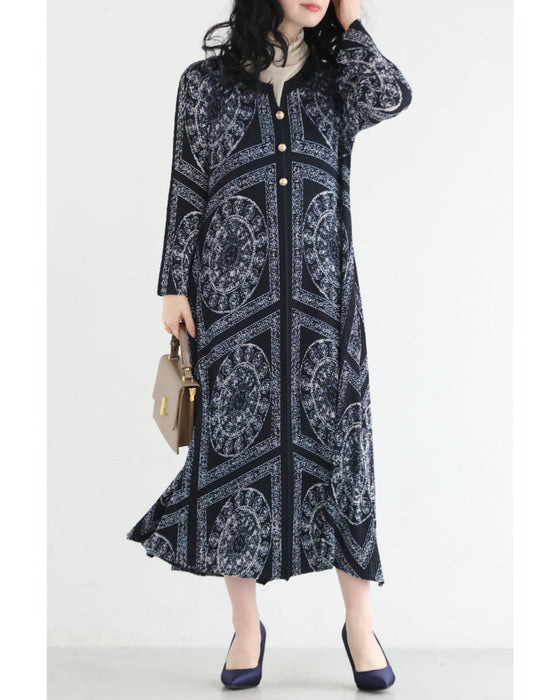 伸びやかに揺らめくスカーフ柄ロングワンピース（リボンベルト付き）