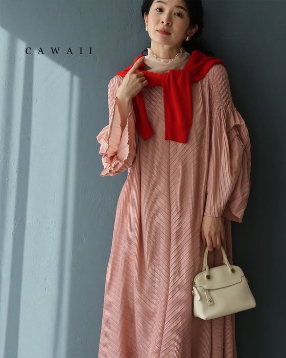 変形タック袖のゆるやかプリーツミディアムワンピース