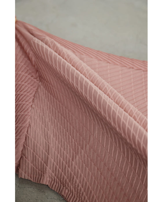 変形タック袖のゆるやかプリーツミディアムワンピース