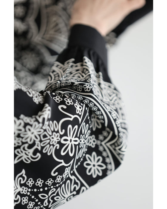 装飾柄ティアードミディアムワンピース（紐リボン付き）