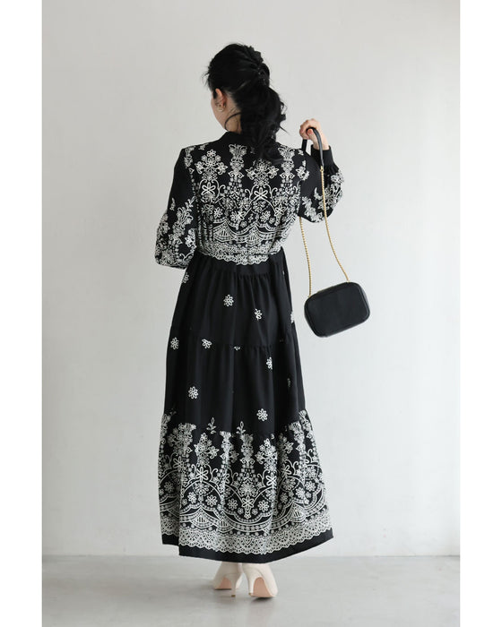 装飾柄ティアードミディアムワンピース（紐リボン付き）