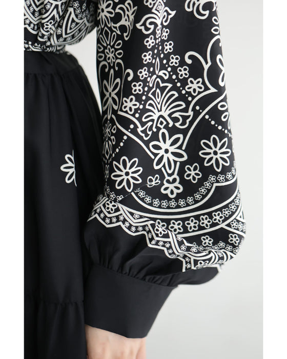 装飾柄ティアードミディアムワンピース（紐リボン付き）