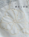 細やかなスパンコール煌めく花刺繍ブラウストップス