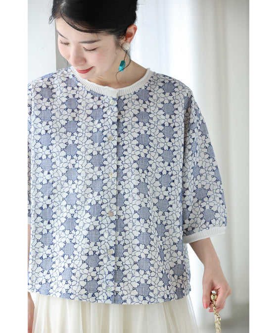 花紡ぎサークルのパンチングシャツトップス