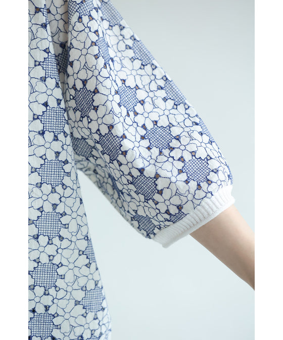 花紡ぎサークルのパンチングシャツトップス