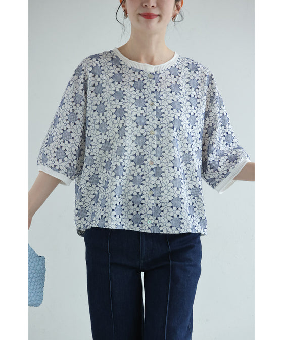 花紡ぎサークルのパンチングシャツトップス