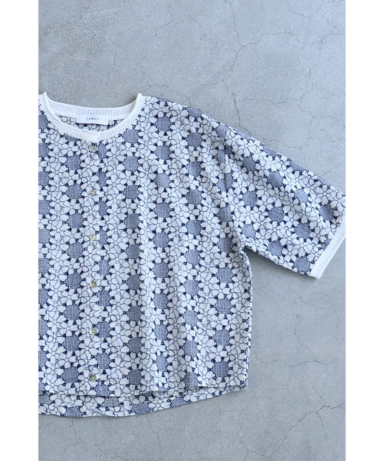 花紡ぎサークルのパンチングシャツトップス