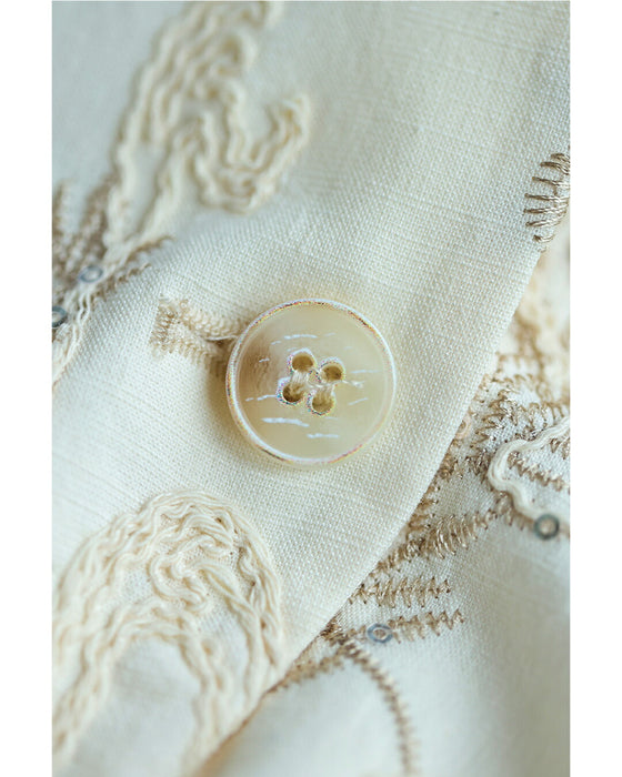 煌めくスパンコールの蝶々刺繍ベスト