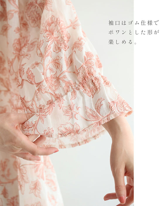 縁取り刺繍のエレガントな花柄ブラウストップス