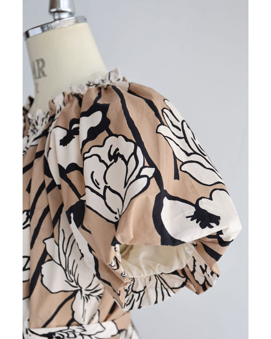 オフショルにも。バルーン袖の花画ロングワンピース（ベルト付き）