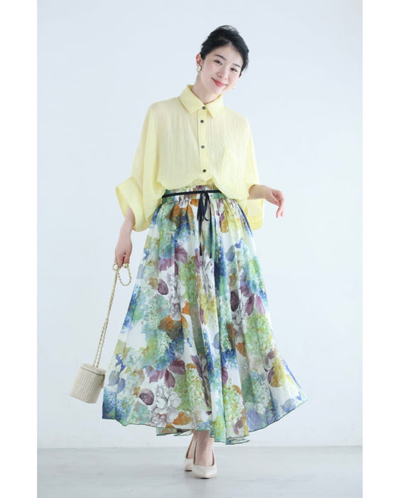 たっぷり広がるアートな花画ロングスカート