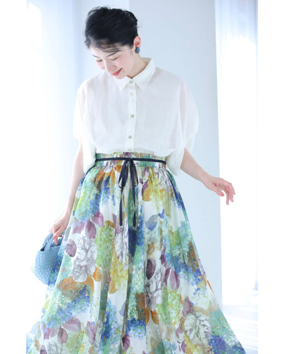 たっぷり広がるアートな花画ロングスカート
