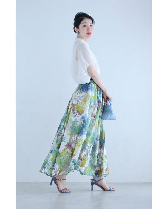 たっぷり広がるアートな花画ロングスカート