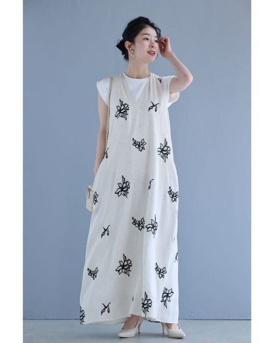 花舞う刺繍のロングワンピース