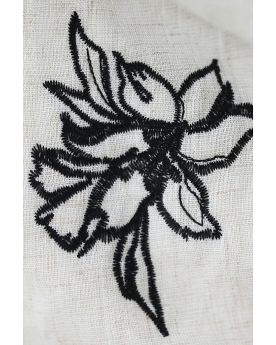 花舞う刺繍のロングワンピース