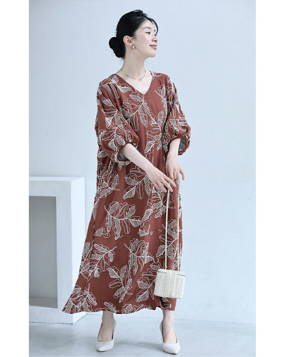 甘すぎない大人のリーフ刺繍ロングワンピース