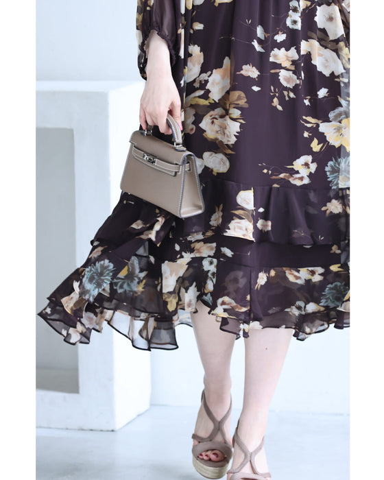 フレア裾の花柄シアーミディアムワンピース（紐ベルト付き）