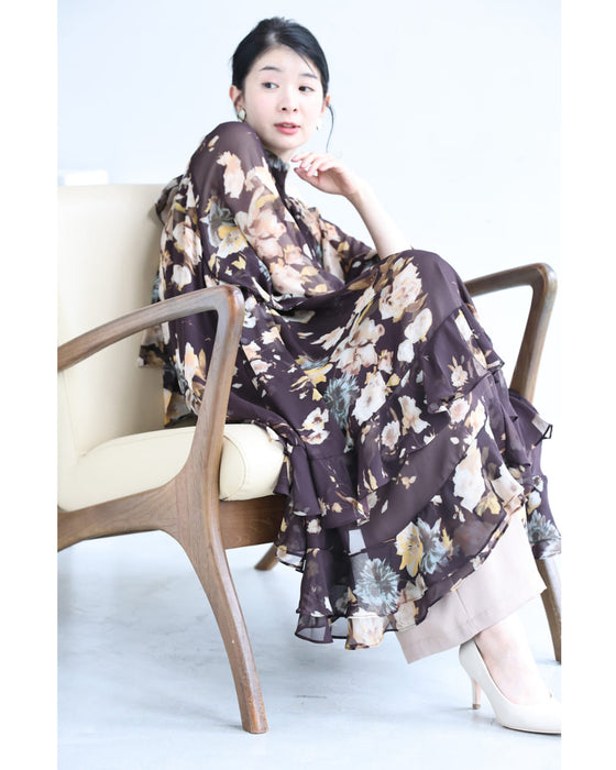 フレア裾の花柄シアーミディアムワンピース（紐ベルト付き）