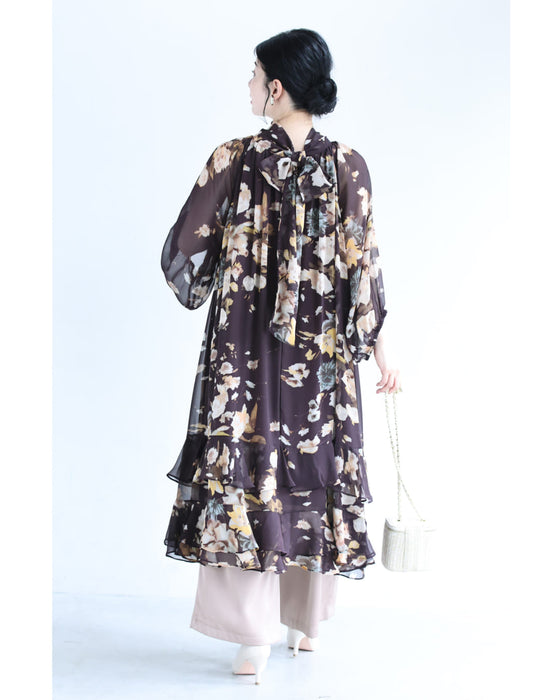 フレア裾の花柄シアーミディアムワンピース（紐ベルト付き）