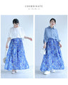 柔らかく揺らめく青の花画ロングスカート