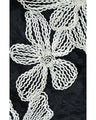 レースに重なる白花刺繍ロングワンピース