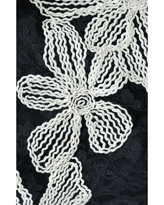 レースに重なる白花刺繍ロングワンピース