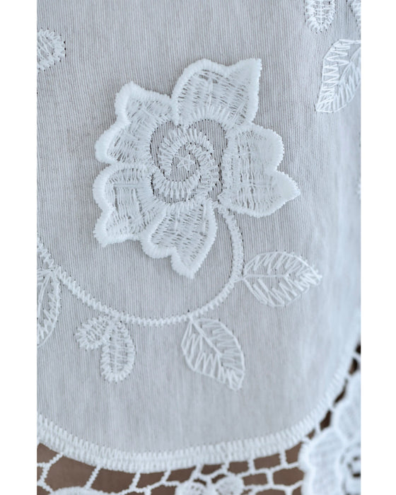 浮かぶ蔦花刺繍のゆったりブラウストップス