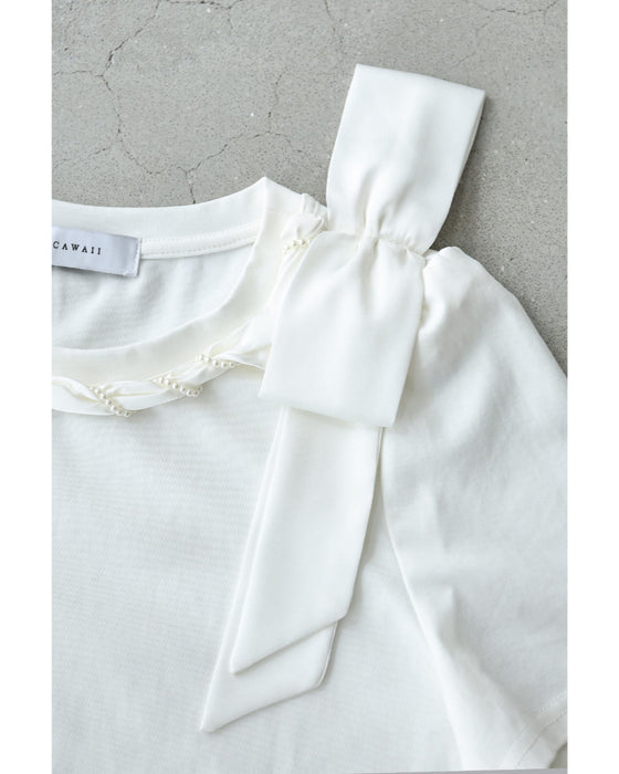ツイストパールネックの肩リボンTシャツトップス