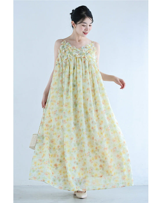 胸元に咲く花のほんのりパステルフラワーロングワンピース