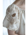 大輪の花刺繍パフスリーブプルオーバートップス
