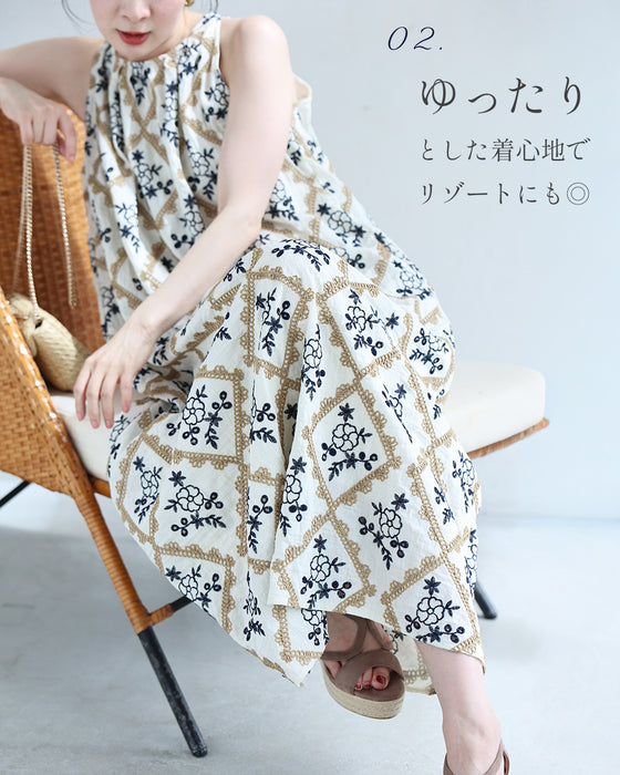 ナチュラルな風合いの花刺繍リラクシーロングワンピース（ベルト付き）