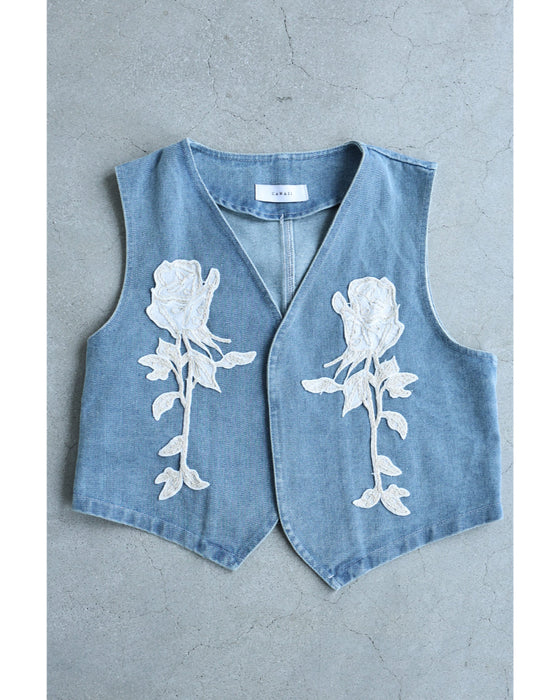 バラの花刺繍浮き立つデニムベスト