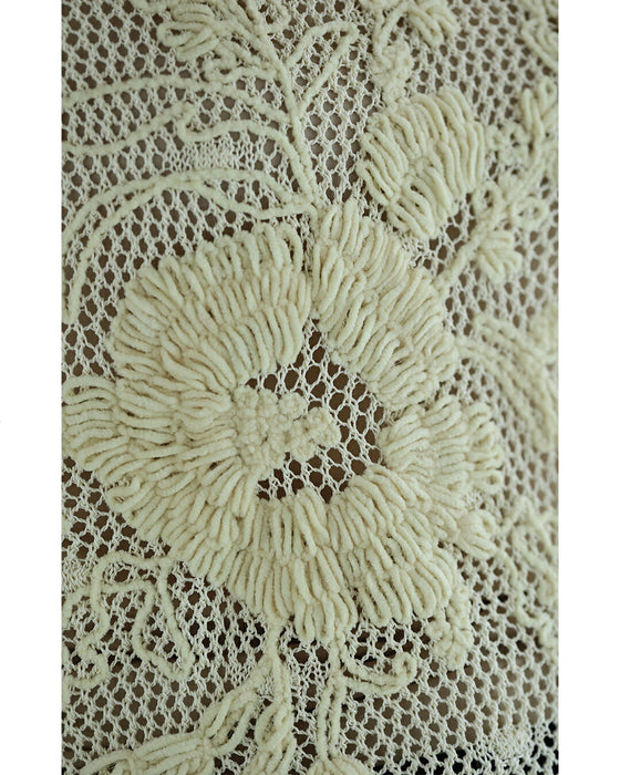 モールの花刺繍浮かぶメッシュカットソートップス
